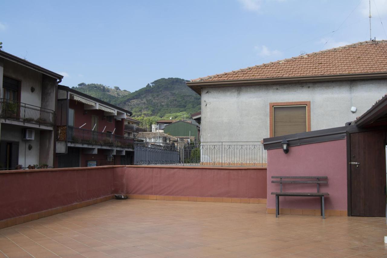 Casa Vacanze Mongibello ニコロージ エクステリア 写真